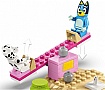 ����������� LEGO Bluey ������� � ���� � ����� �� ������� �������� (11201)